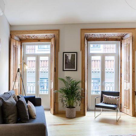 Charming Flat With Balconies Central Chiado District 2 Bedrooms & Ac 19Th Century Building 리스본 외부 사진
