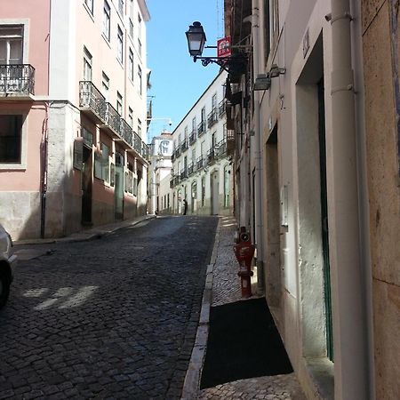 Charming Flat With Balconies Central Chiado District 2 Bedrooms & Ac 19Th Century Building 리스본 외부 사진