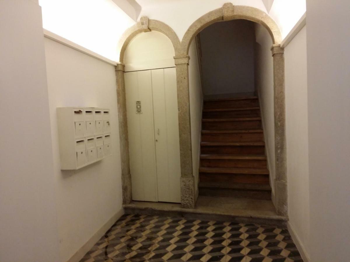 Charming Flat With Balconies Central Chiado District 2 Bedrooms & Ac 19Th Century Building 리스본 외부 사진