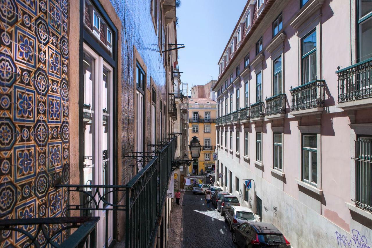 Charming Flat With Balconies Central Chiado District 2 Bedrooms & Ac 19Th Century Building 리스본 외부 사진